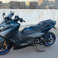 T-Max 560