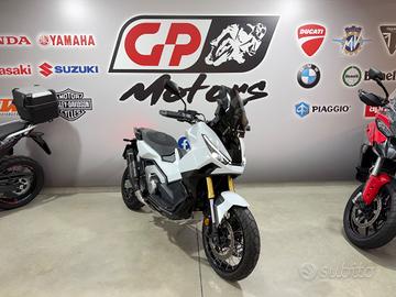 Honda X-ADV 750 DCT ABS AKRAPOVIC