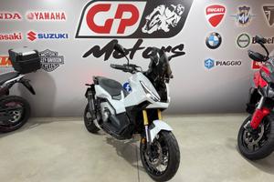 Honda X-ADV 750 DCT ABS AKRAPOVIC