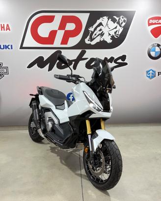 Honda X-ADV 750 DCT ABS AKRAPOVIC