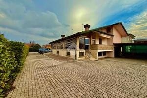 PORZIONE DI BIFAMILIARE A VEGGIANO