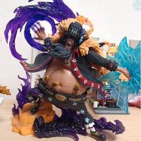 Statua Marshall D. Teach Barbanera su base Diorama