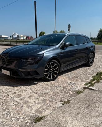 Renault Megane Mégane Sporter dCi 8V 110 CV EDC En