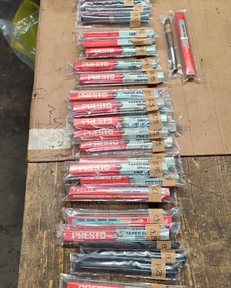 Lotto  punte per trapano attacco conico 