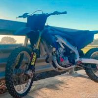 HONDA CRF 250 da competizione targata