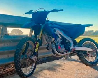 HONDA CRF 250 da competizione targata