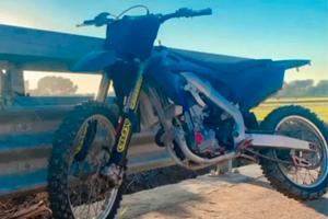 HONDA CRF 250 da competizione targata