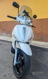 Piaggio Beverly 350 sport touring