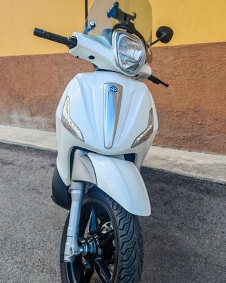 Piaggio Beverly 350 sport touring