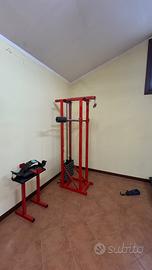 Lat machine palestra con pesi