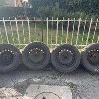 Pneumatici invernali 185/60 R15 come nuove
