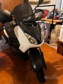 Yamaha XMax 250