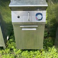 GRIGLIA PROFESSIONALE A GAS