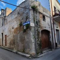 Fabbricato da ristrutturare in pieno centro