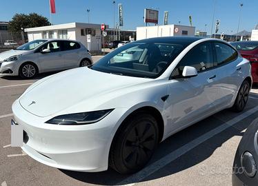 Tesla model 3 premium