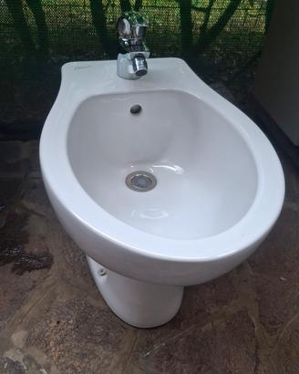 bidet dolomite con rubinetto Grohe