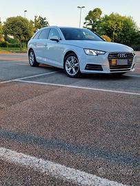 Audi A4 quattro 