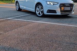 Audi A4 quattro 