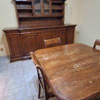 Tavolo sedie e sparecchia tavolo