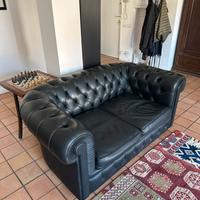 Divano letto 2 posti chesterfield in pelle nero