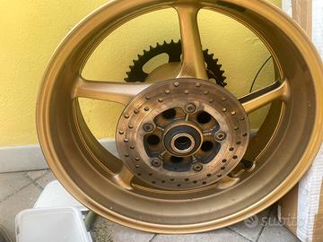 Yamaha r1 cerchio in lega