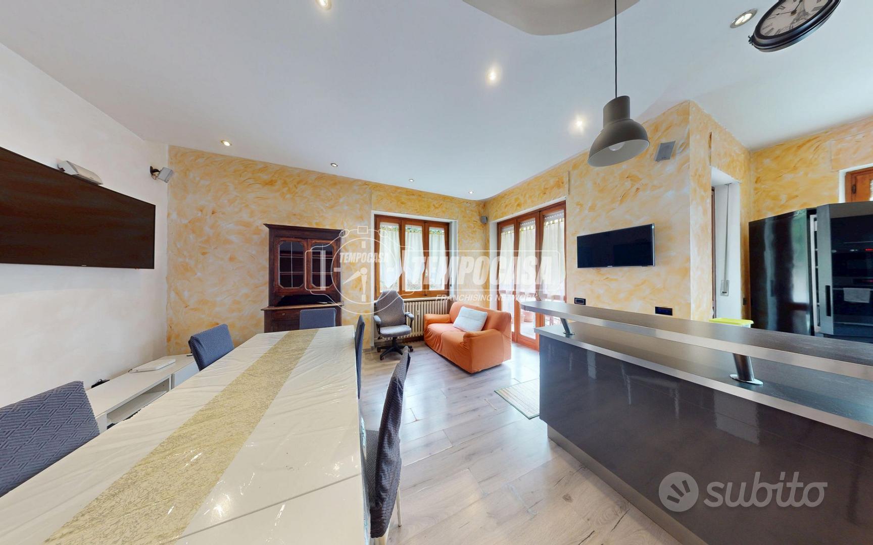 SPLENDIDO TRILOCALE CON BOX AUTO - ZONA RESIDENZIA - Altro