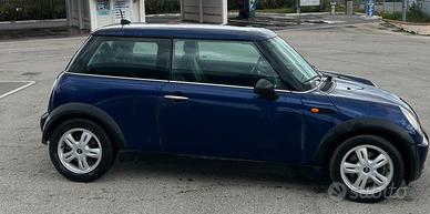 MINI ONE 2004