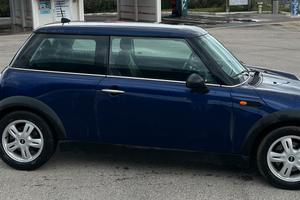 MINI ONE 2004