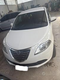 Lancia ypsilon 900 turbo metano