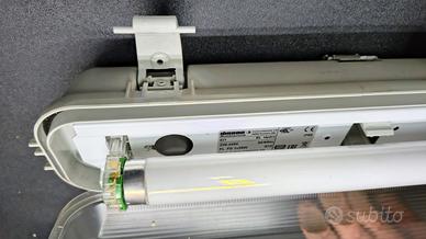 Supporti neon lunghezza 124 cm (ultimi 4 pz)