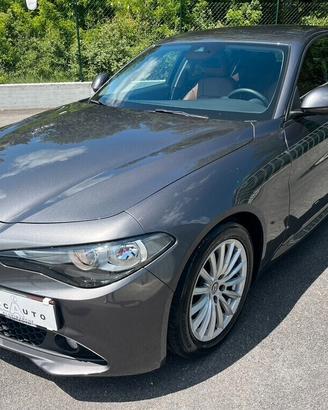 Alfa Romeo Giulia 2.2 Turbodiesel AT8 Super CERTIF