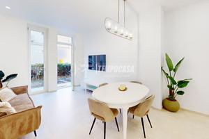 APPARTAMENTO PARI AL NUOVO CON AMPIO GIARDINO !!