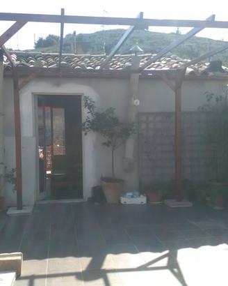 Gazebo in legno massello.