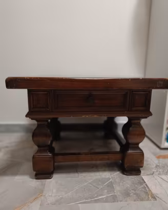 Tavolino vintage quadrato in legno massello