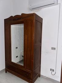 armadio legno antico