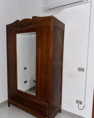 armadio legno antico