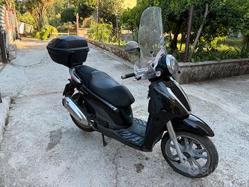 Piaggio carnaby 300