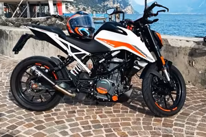 KTM DUKE 390 2023