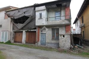 CASA DI CORTE A LAINATE