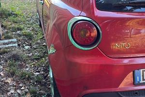 auto per pezzi di ricambio intera,