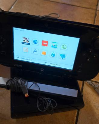WII U completa di due controller, legge tutto
