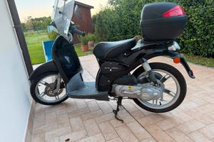 Aprilia Scarabeo 50cc 2T 2009 6900km- accessori