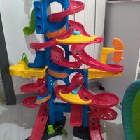 Pista Fisher Price con due macchine