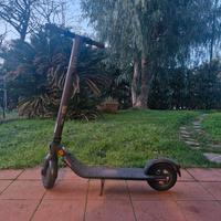 monopattino elettrico ninebot