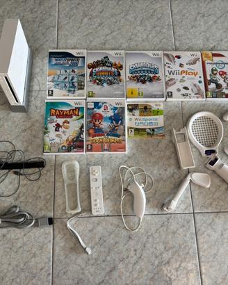 Nintendo Wii completa + 8 giochi + accessori