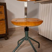 sgabello industriale vintage