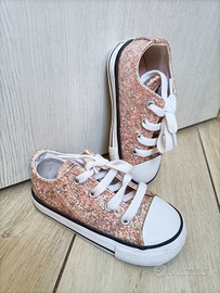 Scarpe converse n 23 vestono grandi come un 24 Tutto per i