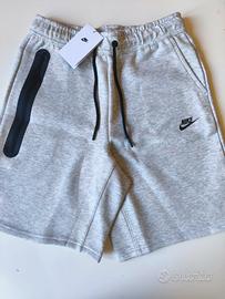Nike Tech Fleece pantaloncini grigio