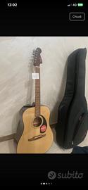 Chitarra acustica del marchio Fender più custodia