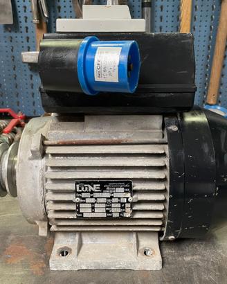 MOTORE ELETTRICO 220V